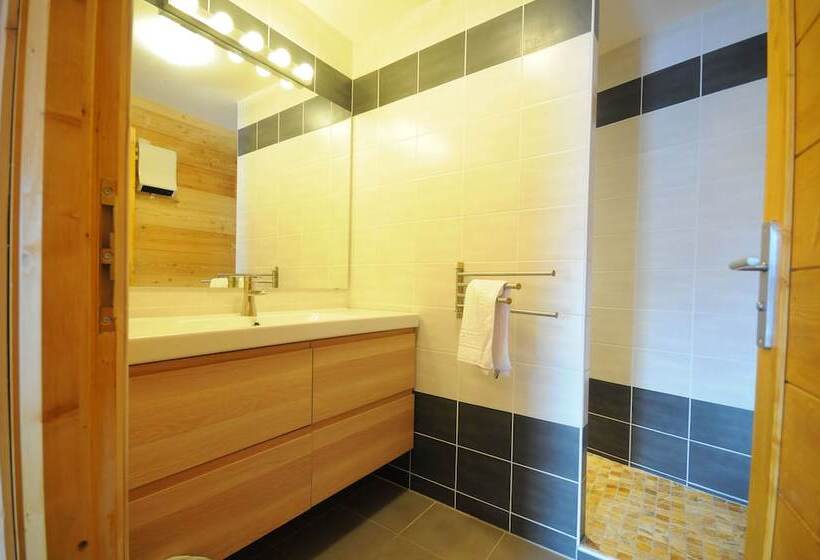 ホテル Gite La Mouree