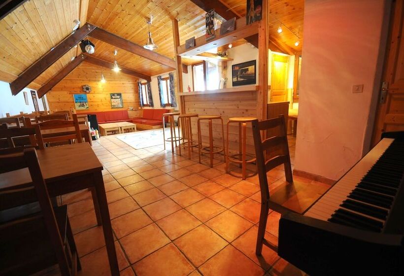 ホテル Gite La Mouree