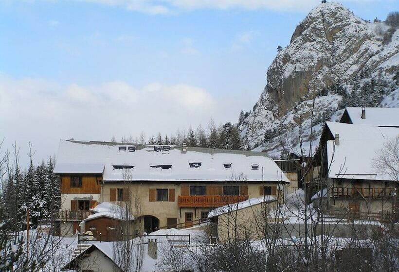 ホテル Gite La Mouree