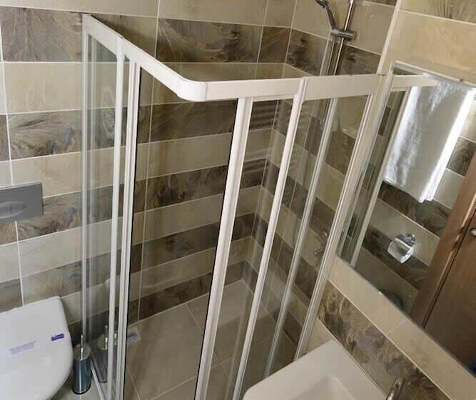 هتل Grand Surmely Business