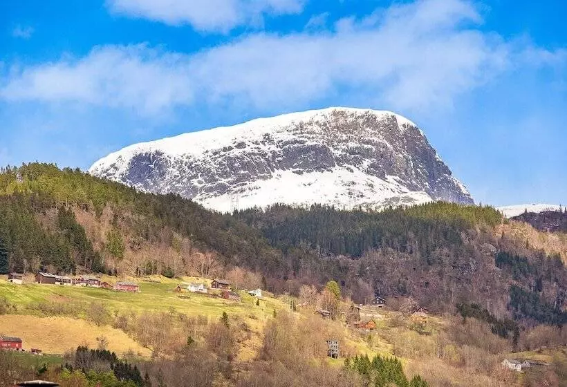 Hotelli Ulvik Camping