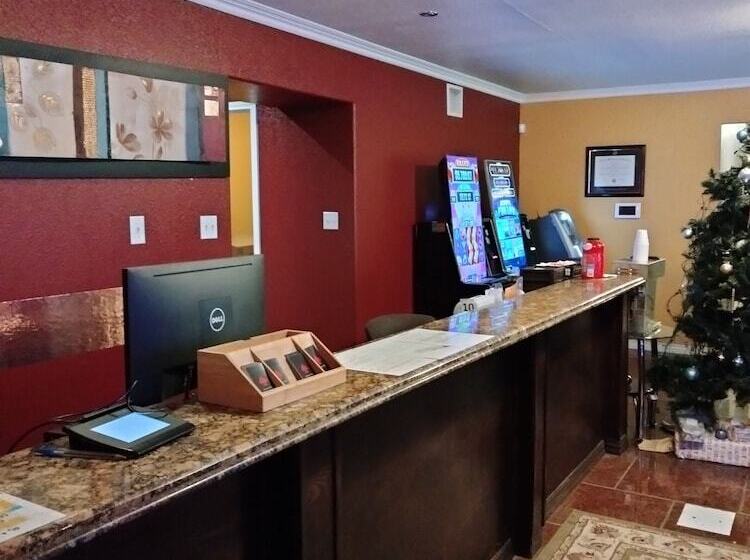 فندق على الطريق Casino