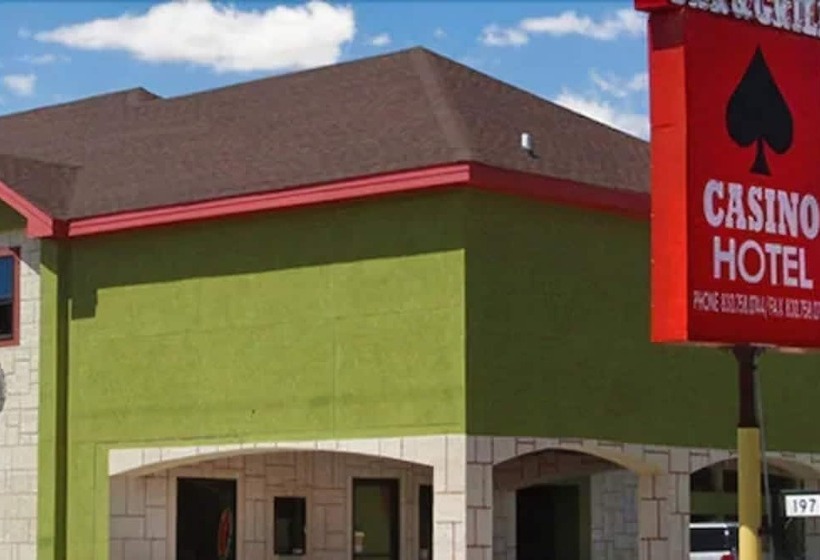فندق على الطريق Casino