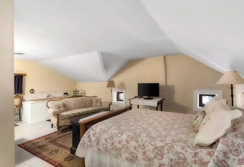 The Stagecoach Inn Bed & Breakfast And Five20 Social Stop