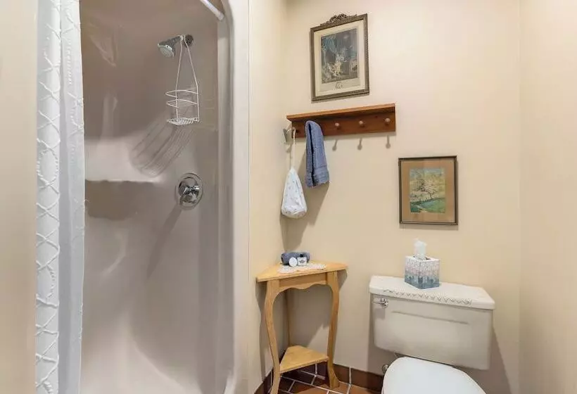 The Stagecoach Inn Bed & Breakfast And Five20 Social Stop