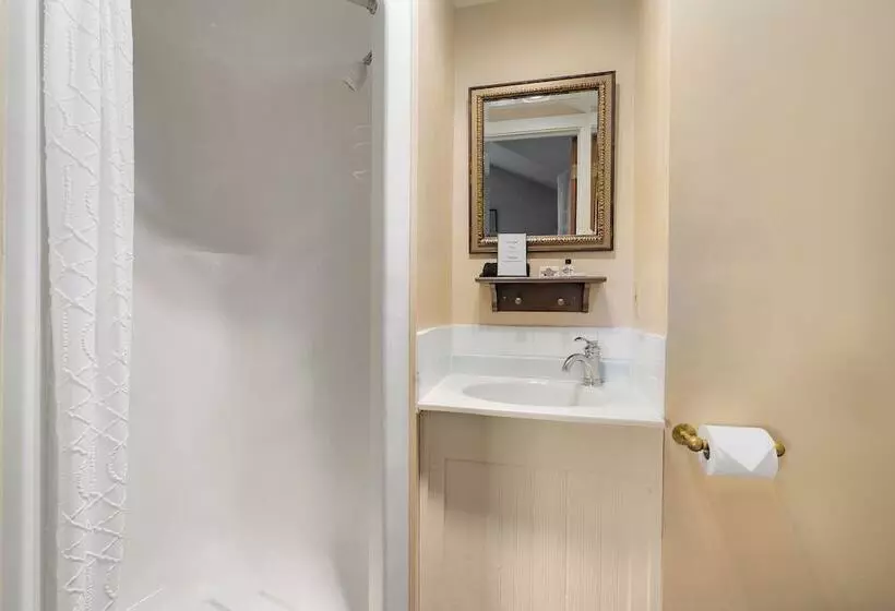 The Stagecoach Inn Bed & Breakfast And Five20 Social Stop