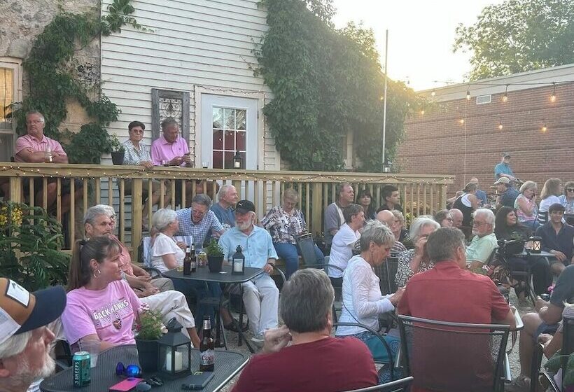 The Stagecoach Inn Bed & Breakfast And Five20 Social Stop