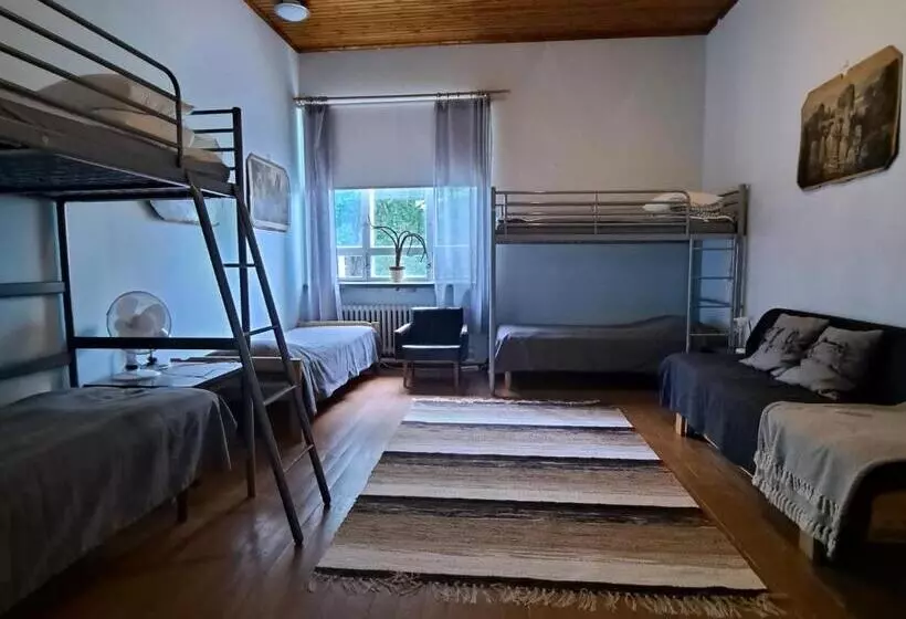 Vanhan Koulun Majatalo Old School Guest House
