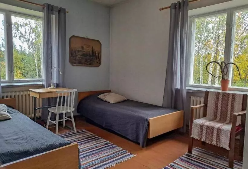 Vanhan Koulun Majatalo Old School Guest House