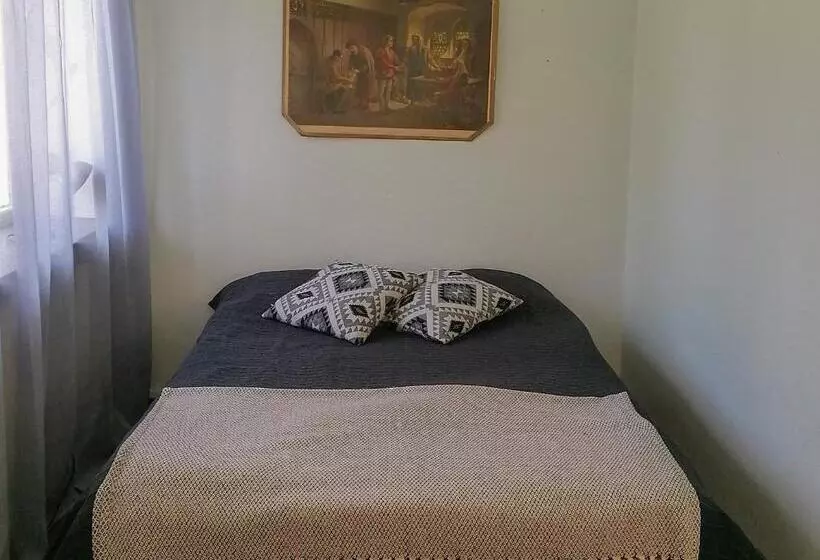 Vanhan Koulun Majatalo Old School Guest House