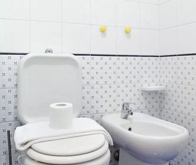 تختخواب و صبحانه Lavikarooms