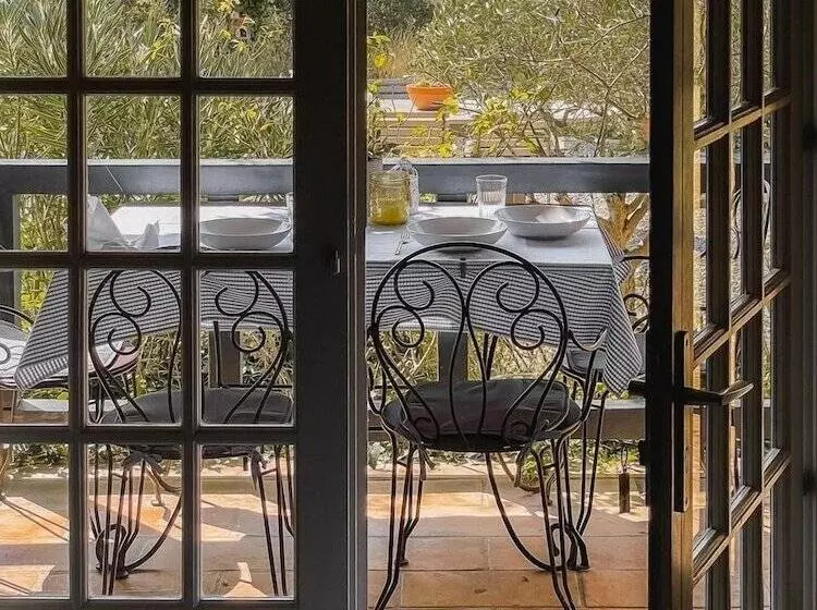 Aamiaismajoitus (B&B) Residence Le Mouron Rouge