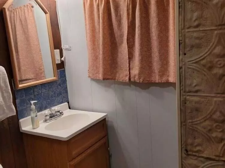 Chinook Cabins & Rv Park