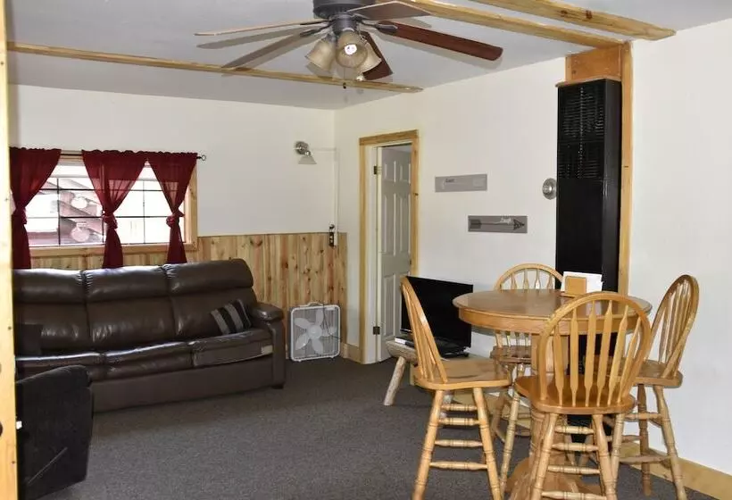 Chinook Cabins & Rv Park