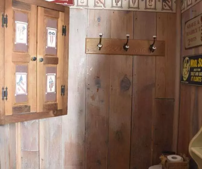 Chinook Cabins & Rv Park