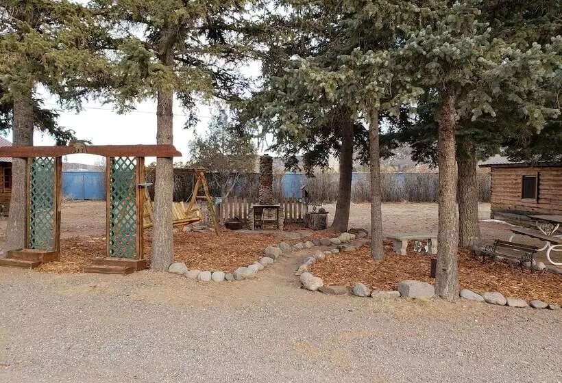 Chinook Cabins & Rv Park