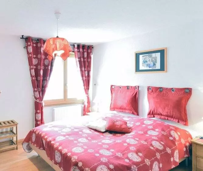 Hotelli Hôtel Les Mélèzes