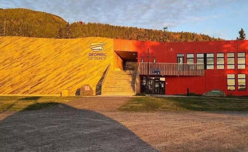 Hotelli Maisonnettes Camping De La Baie De Perce