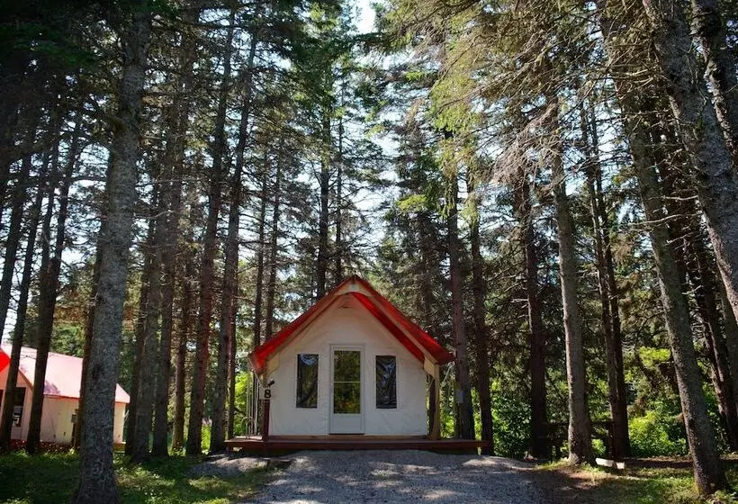 Hotelli Maisonnettes Camping De La Baie De Perce
