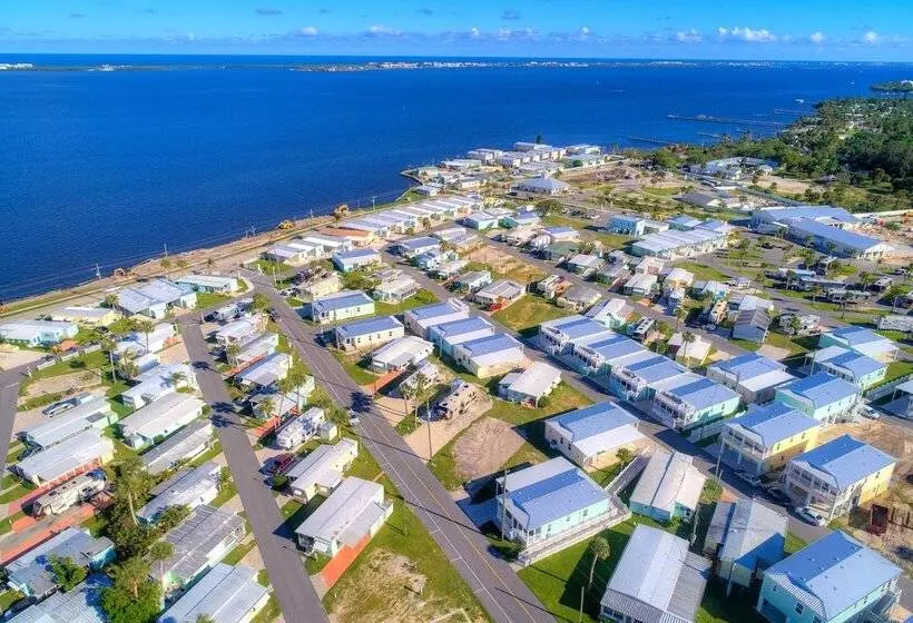 Hotelli Ocean Breeze Rv Resort