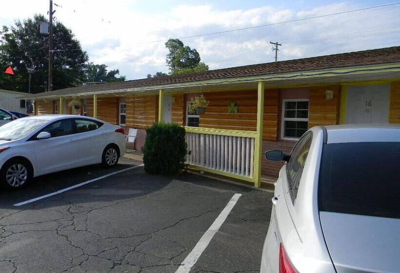 Little Shamrock Motel