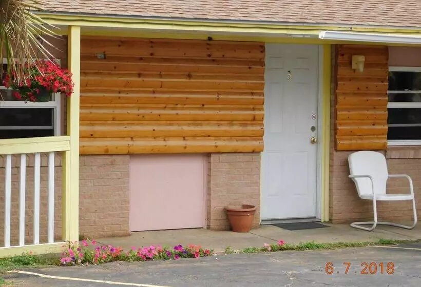 Little Shamrock Motel