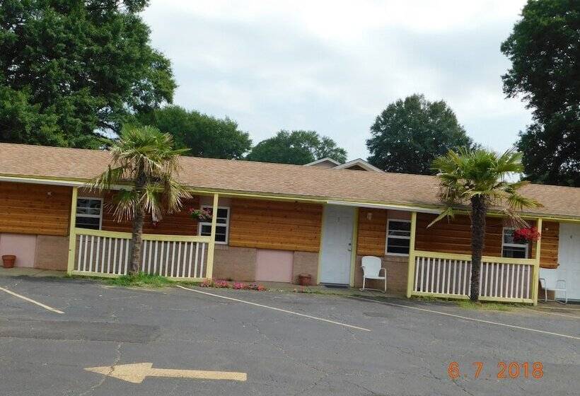 Little Shamrock Motel