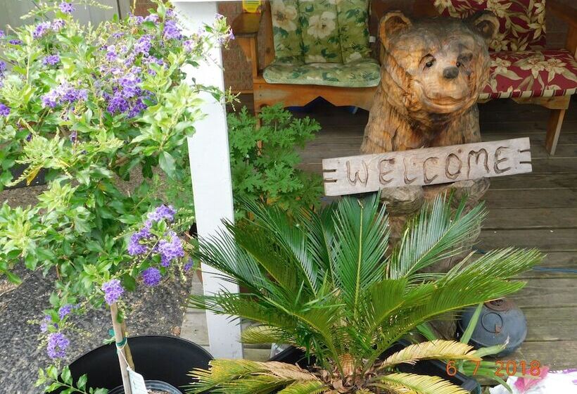 Little Shamrock Motel