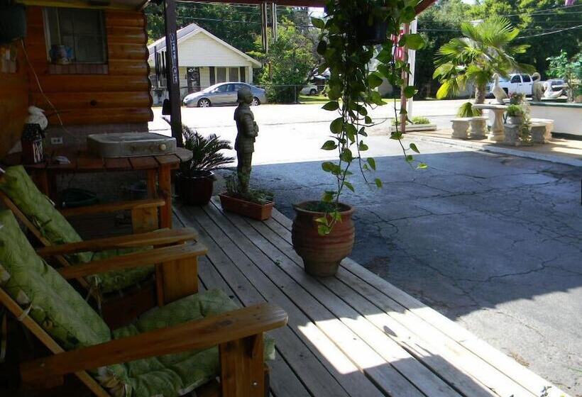 Little Shamrock Motel