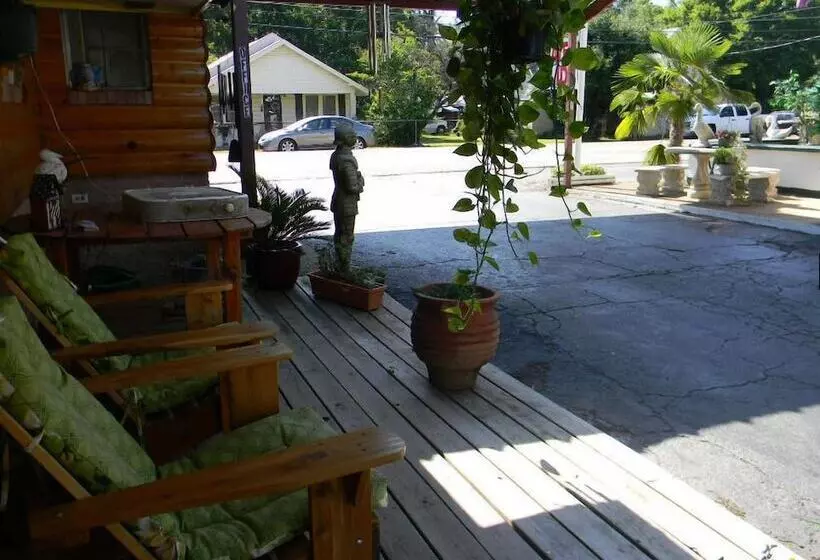 Little Shamrock Motel