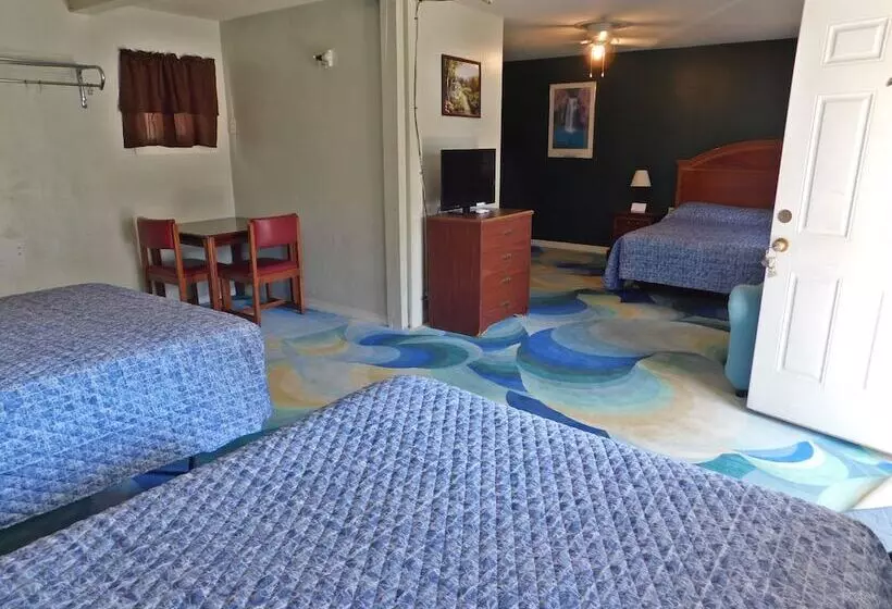 Little Shamrock Motel