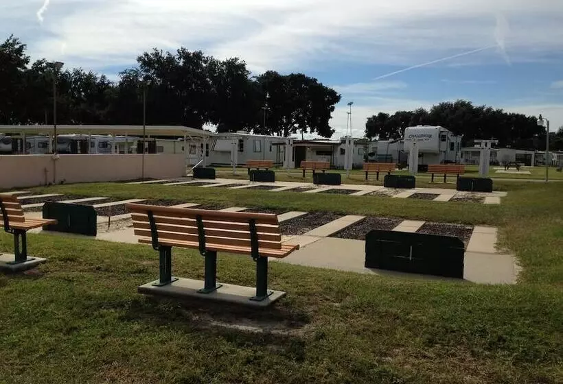 استراحتگاه Central Park Rv Park