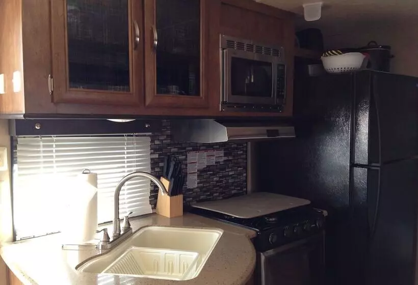 استراحتگاه Central Park Rv Park