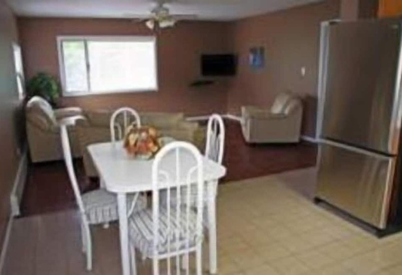 Totem Motel & Resort