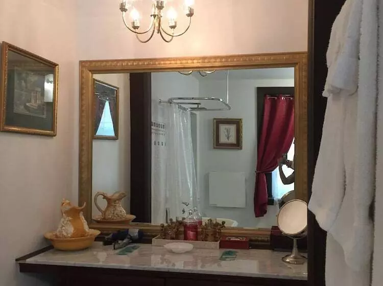 Aamiaismajoitus (B&B) Thornwald Mansion