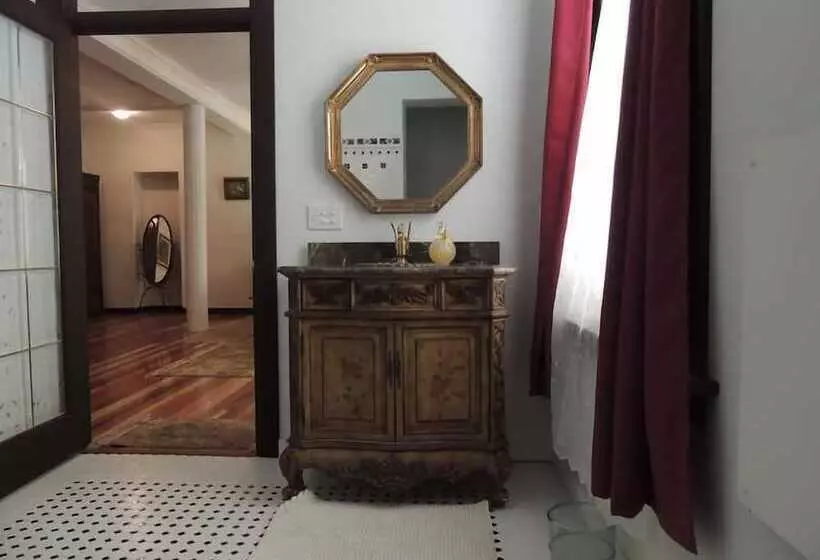 Aamiaismajoitus (B&B) Thornwald Mansion