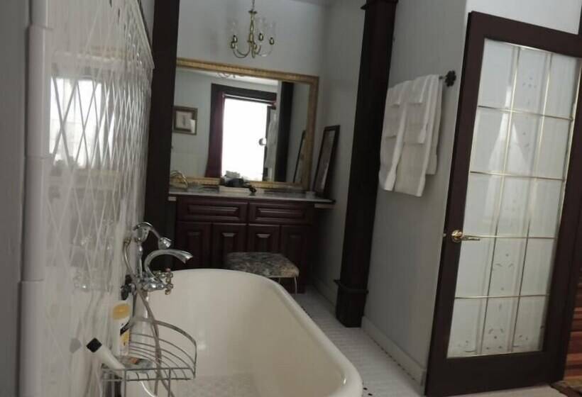 مبيت وإفطار Thornwald Mansion