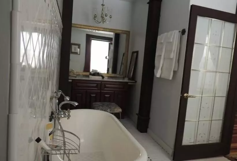 Aamiaismajoitus (B&B) Thornwald Mansion