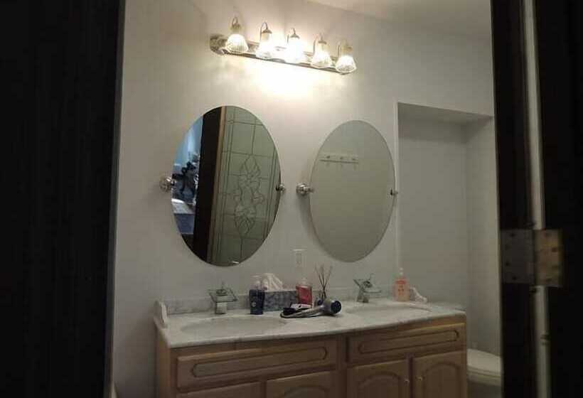 مبيت وإفطار Thornwald Mansion