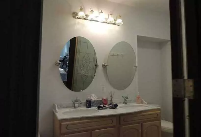 Aamiaismajoitus (B&B) Thornwald Mansion