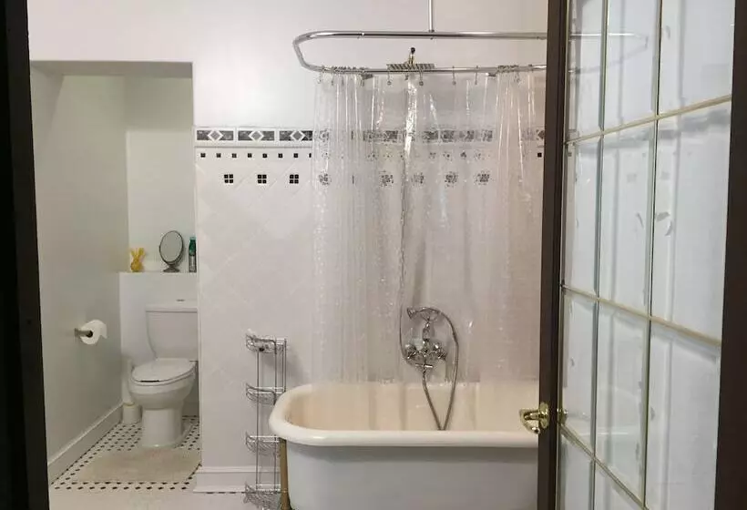 Aamiaismajoitus (B&B) Thornwald Mansion