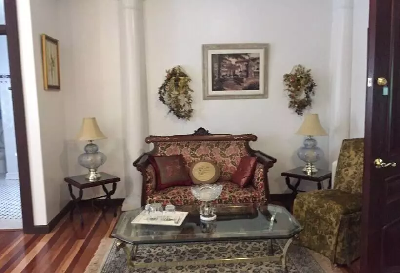 Aamiaismajoitus (B&B) Thornwald Mansion