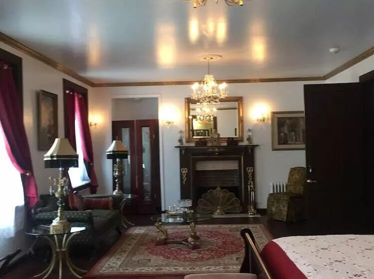 Aamiaismajoitus (B&B) Thornwald Mansion