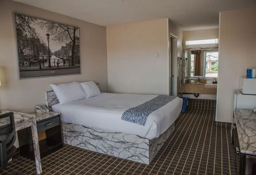 Canadian Motel North Battleford
