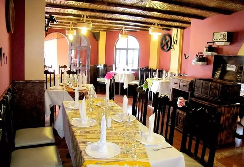 Hostelli Hosteria El Surillal