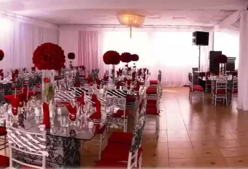 Hostelli Hosteria El Surillal