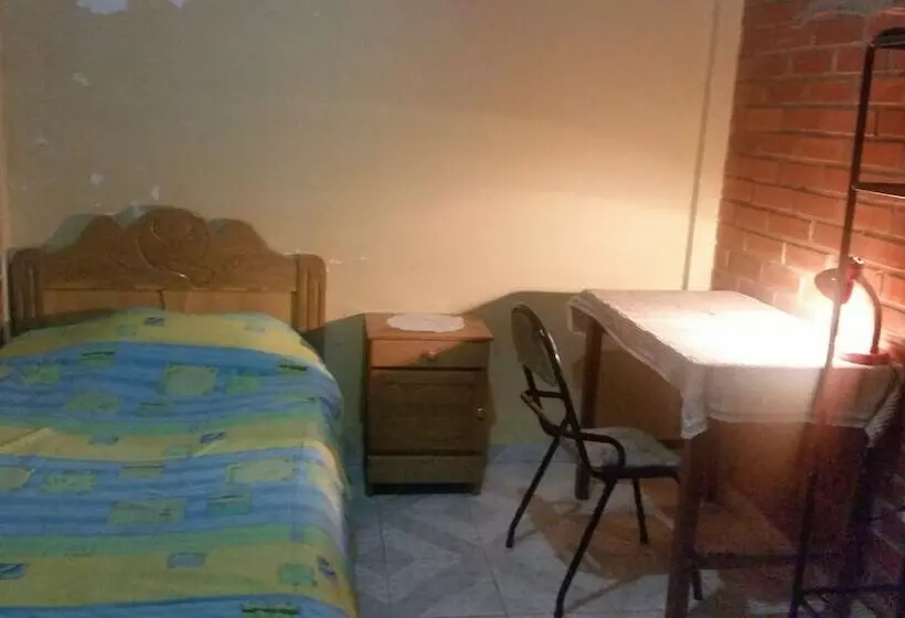 Hostal Maya Inn   Hostel
