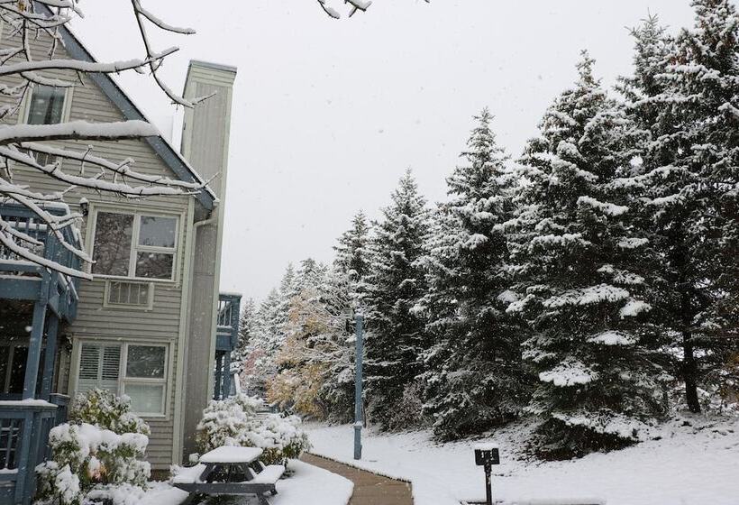 فندق Blue Mountain Springs Resort