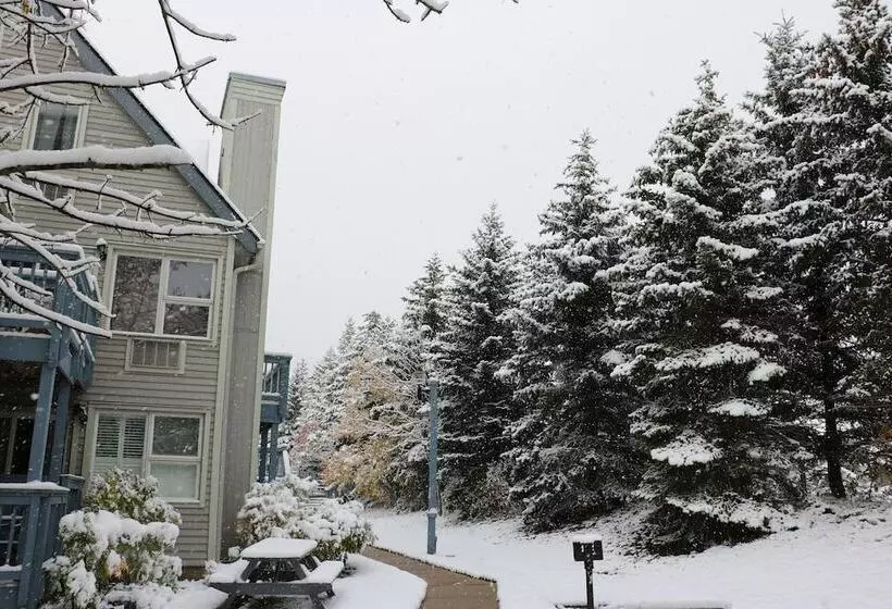Hotelli Blue Mountain Springs Resort