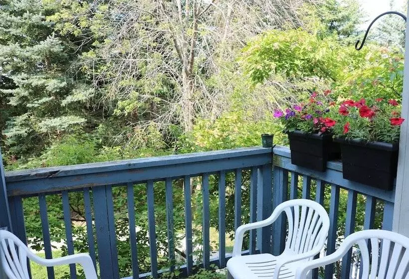 Hotelli Blue Mountain Springs Resort